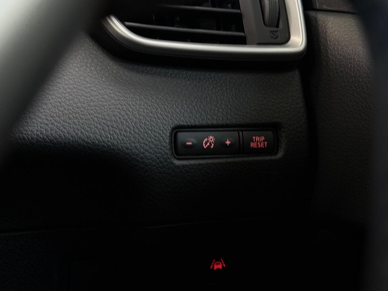 Nissan Qashqai thumbnail Misc Controls