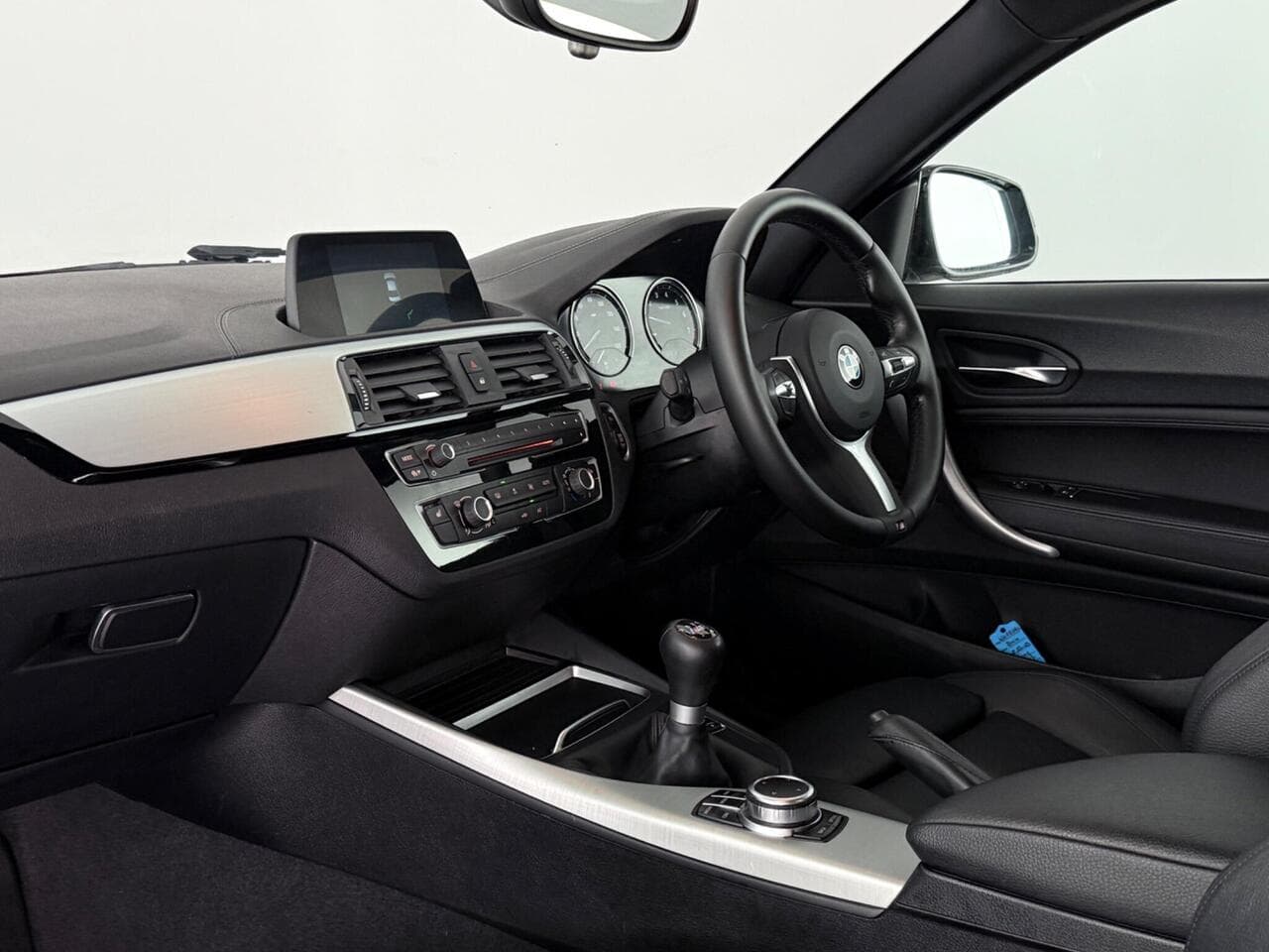 BMW 2 Series thumbnail Interior Front
