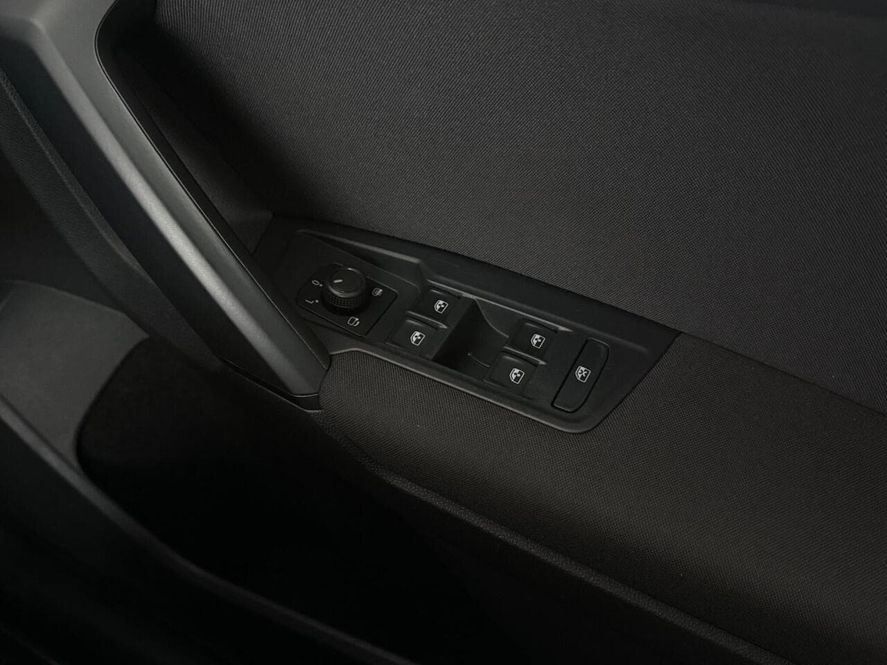 Volkswagen Tiguan thumbnail Misc Controls