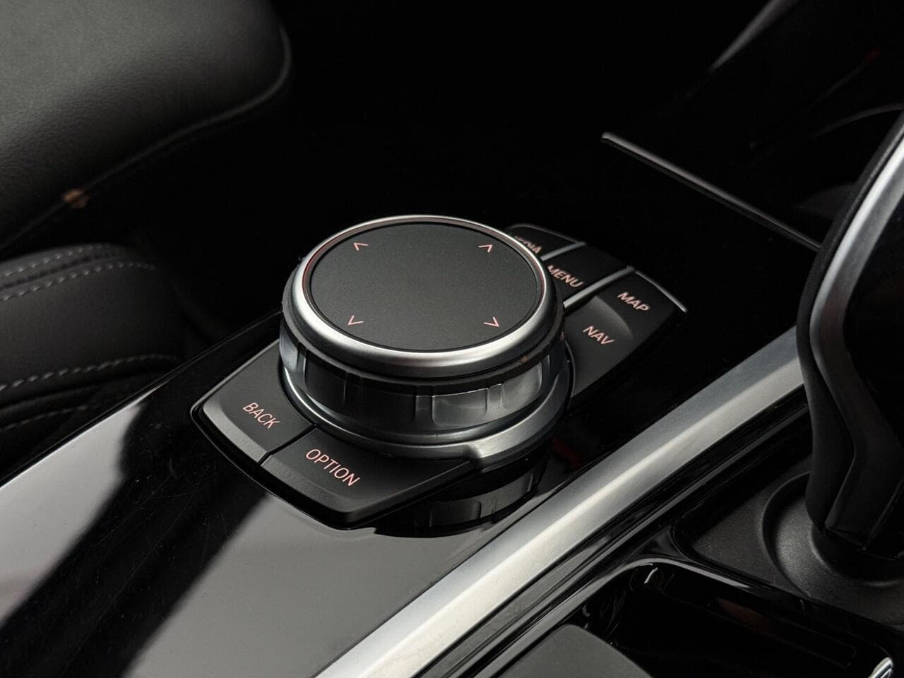BMW X3 thumbnail Interior Front