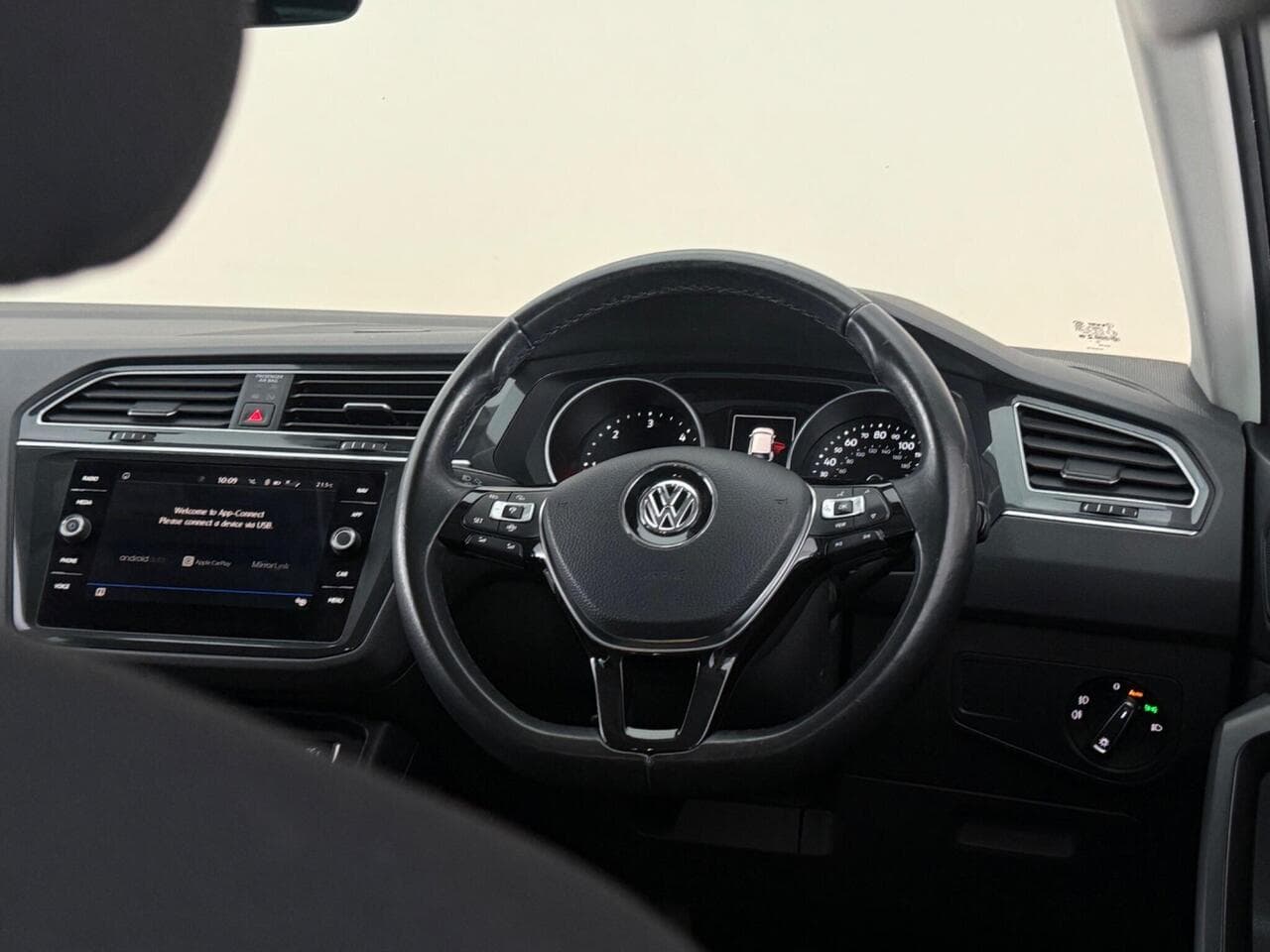 Volkswagen Tiguan thumbnail Inconclusive