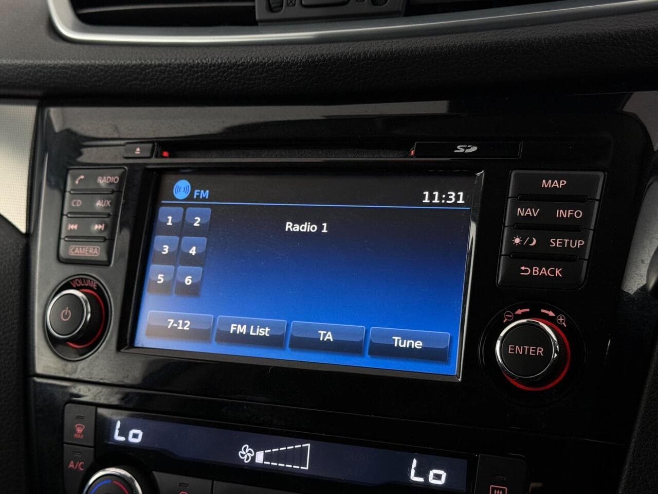 Nissan Qashqai thumbnail Infotainment System