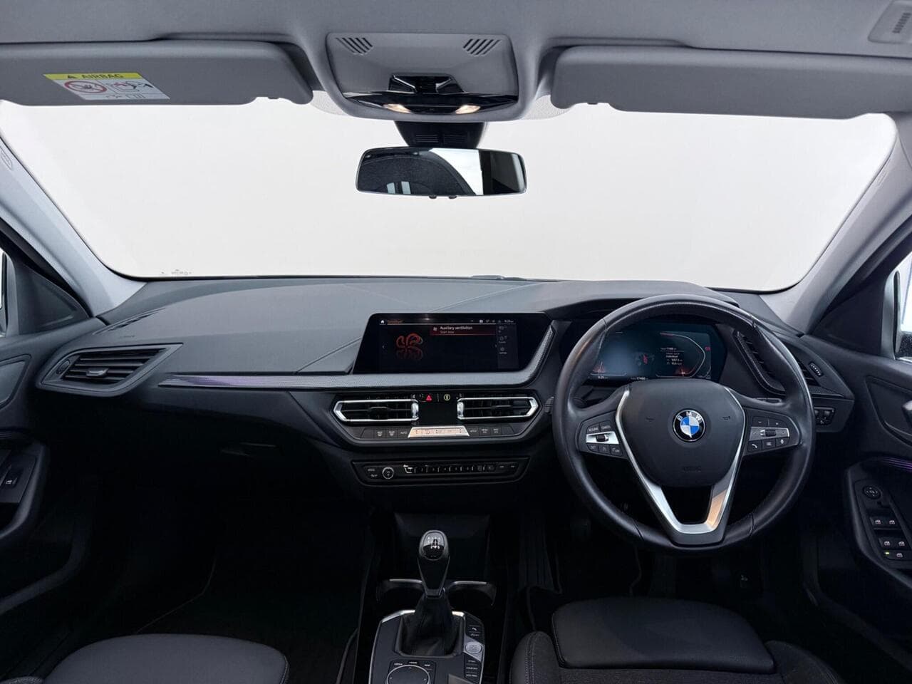 BMW 1 Series thumbnail Interior Front