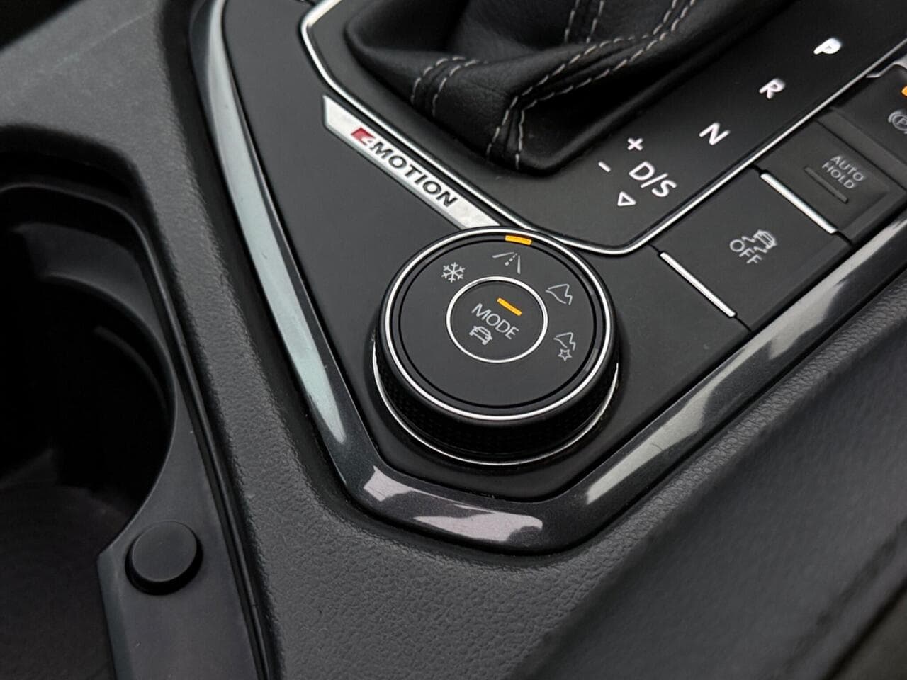 Volkswagen Tiguan thumbnail Misc Controls