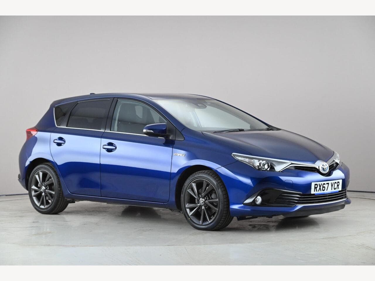 Toyota Auris - Toyota Auris 1.8 VVT-h Design CVT Euro 6 (s/s) 5dr (Safety Sense)