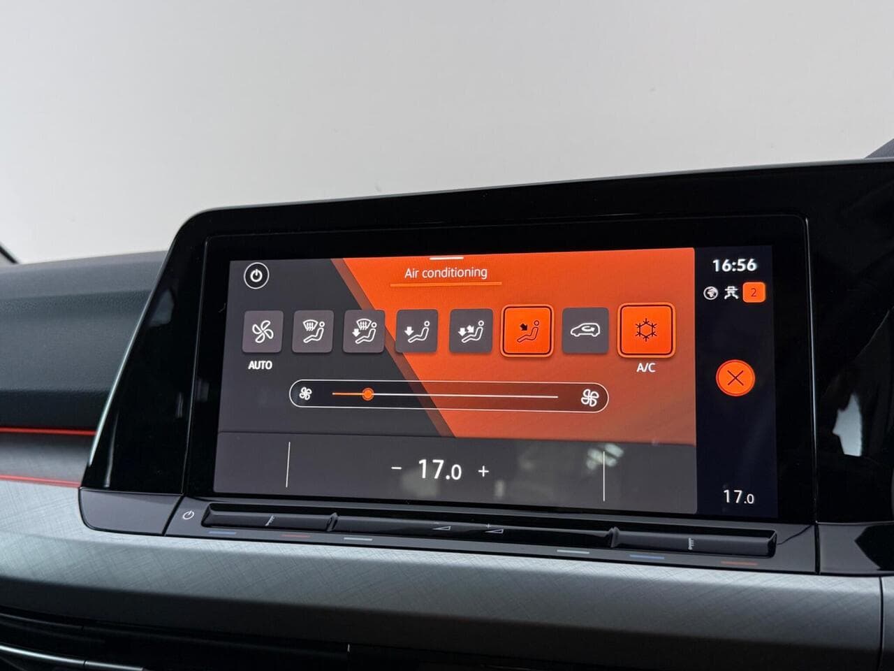 Volkswagen Golf thumbnail Infotainment System