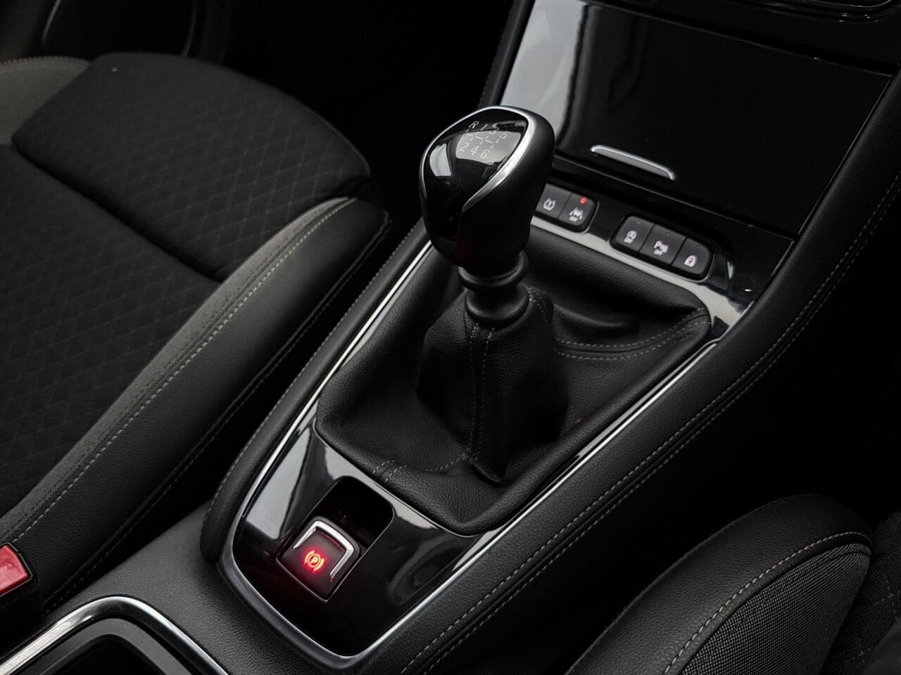 Vauxhall Grandland X thumbnail Interior Front