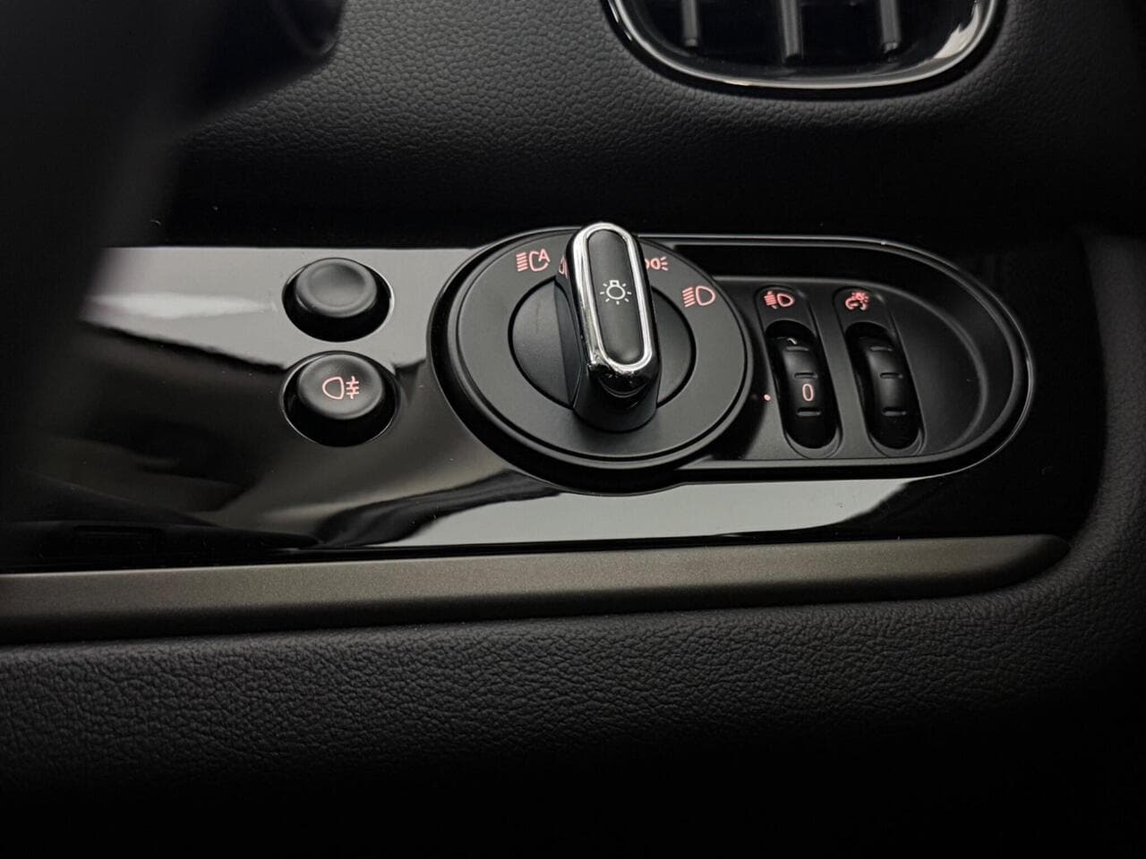MINI Countryman thumbnail Interior Front