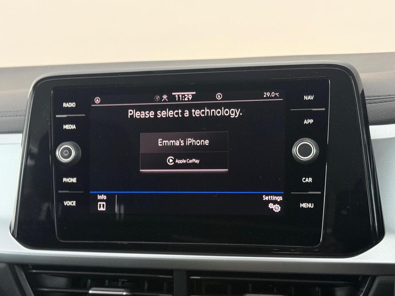 Volkswagen T-Roc thumbnail Infotainment System