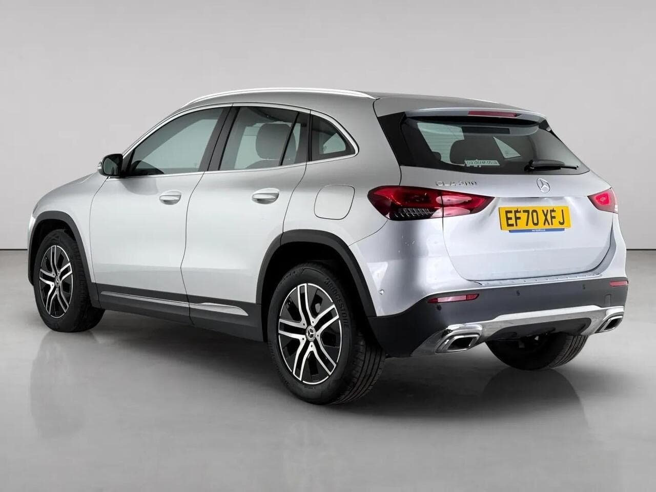 Mercedes-Benz GLA thumbnail Rear Left