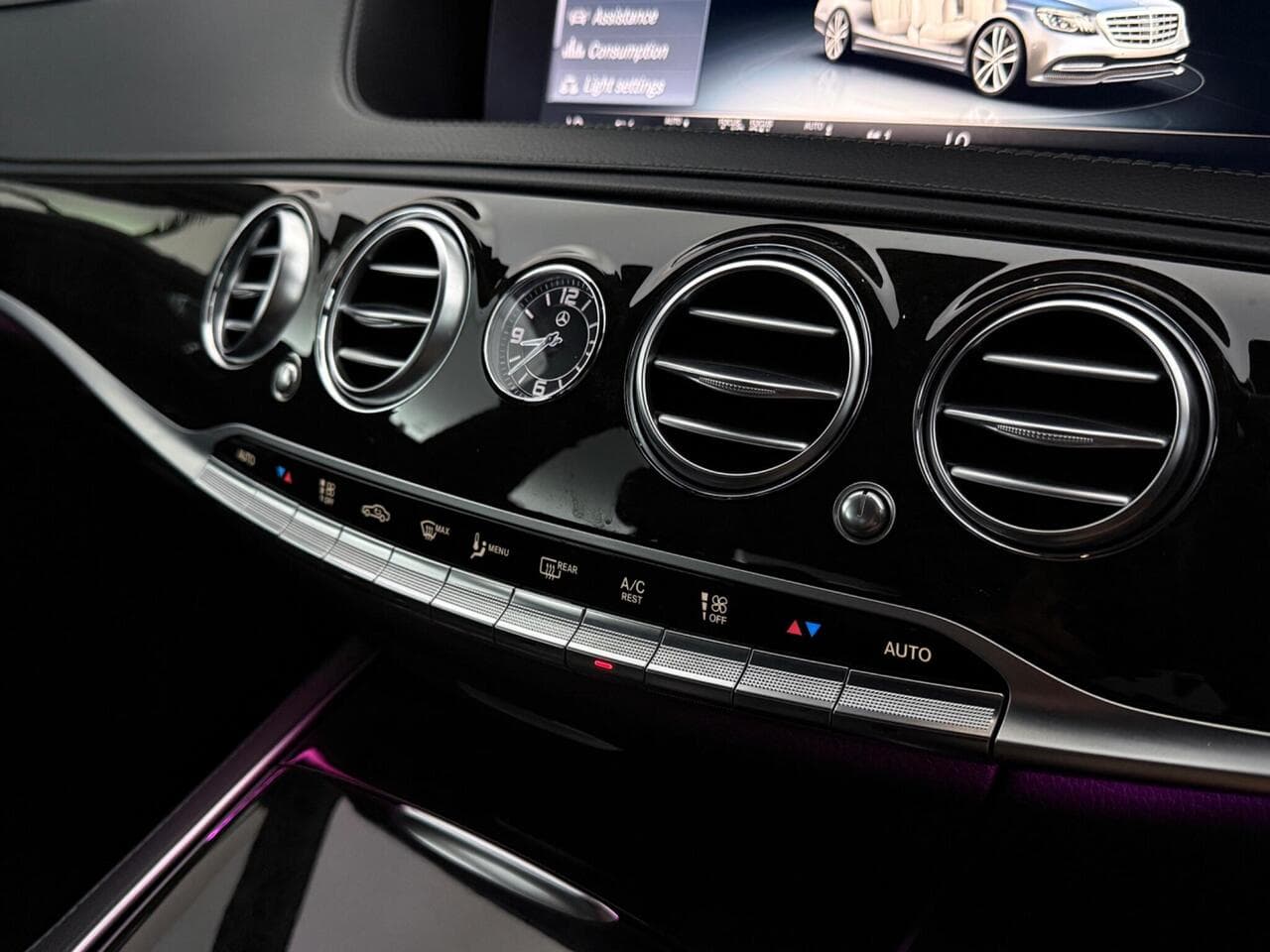Mercedes-Benz S Class thumbnail Interior Front