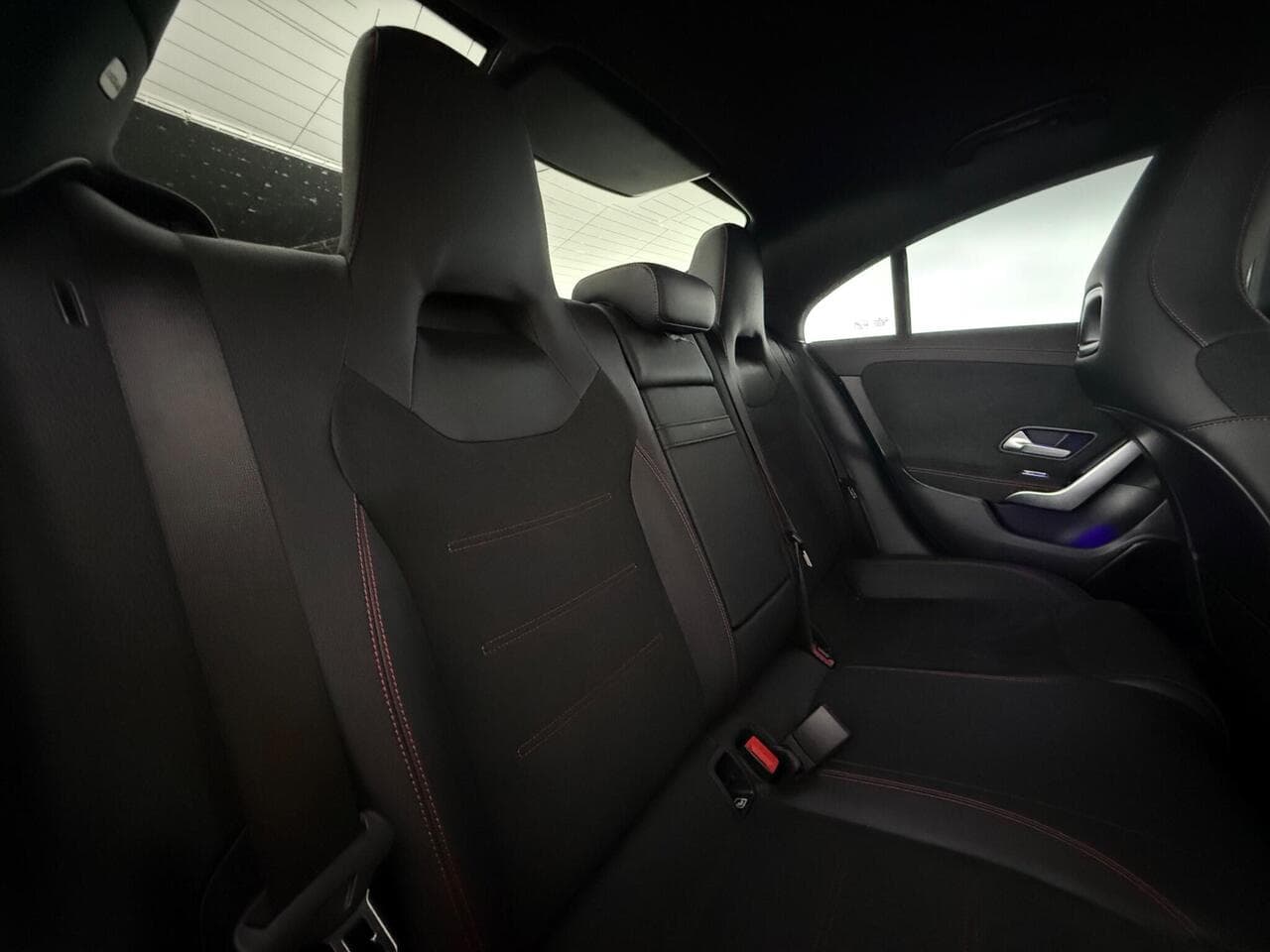 Mercedes-Benz CLA thumbnail Seats Rear