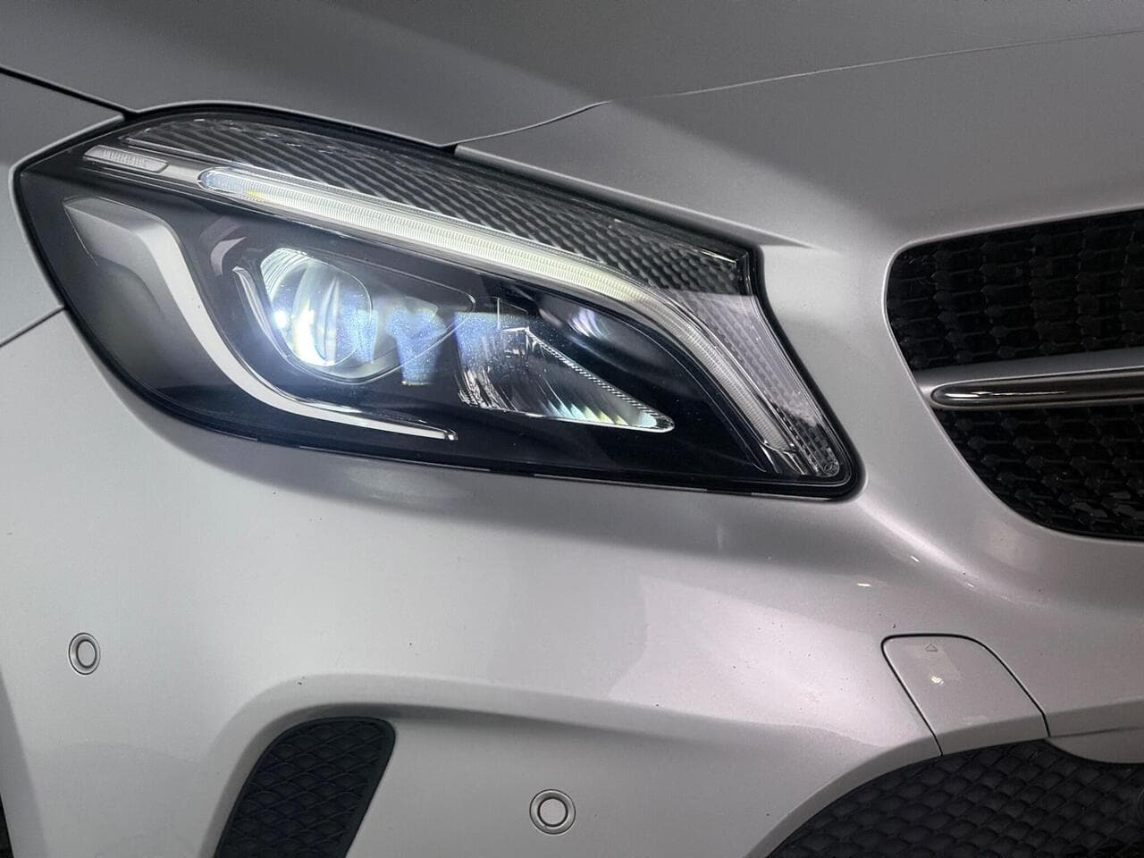 Mercedes-Benz A Class thumbnail Lights Front