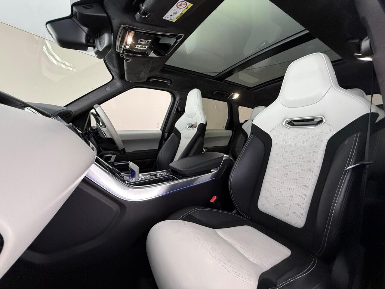 Land Rover Range Rover Sport thumbnail Inconclusive