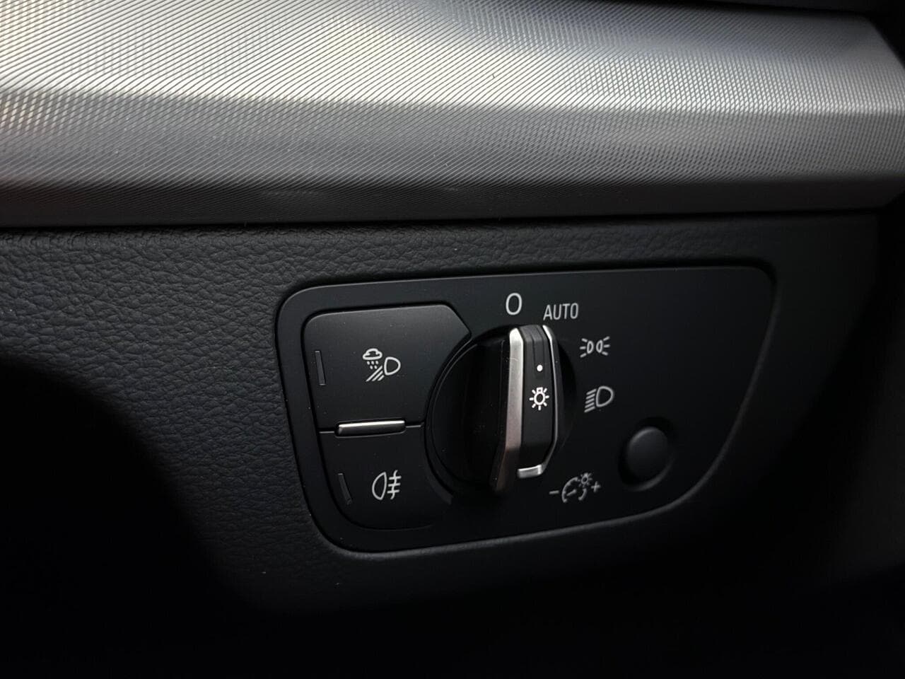 Audi Q5 thumbnail Misc Controls