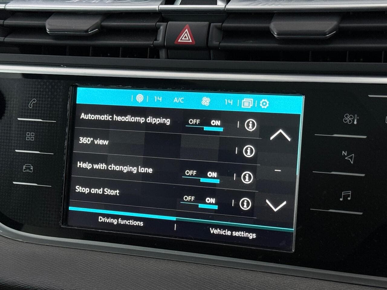 Citroen Grand C4 Picasso thumbnail Infotainment System