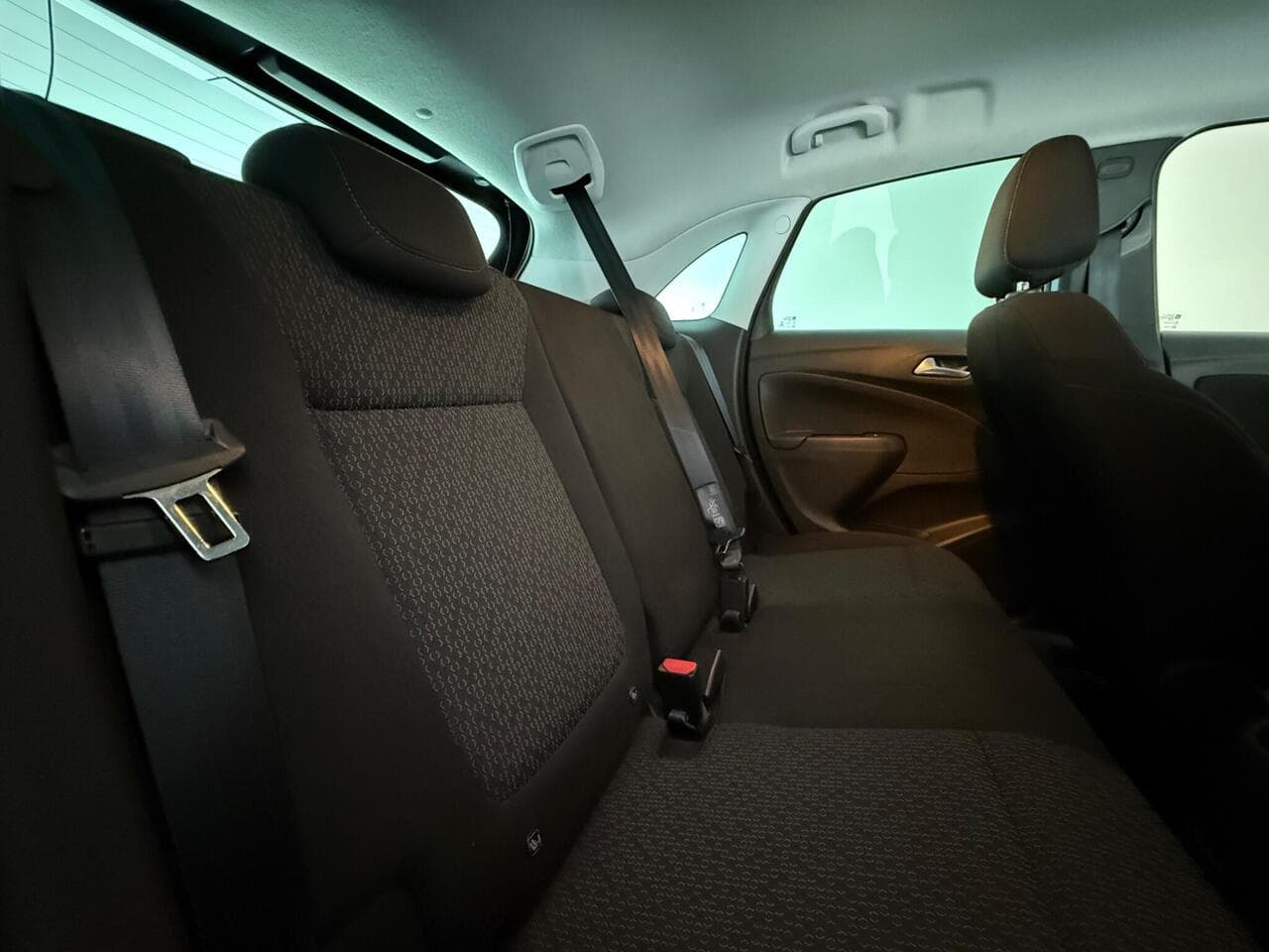 Vauxhall Crossland thumbnail Seats Rear