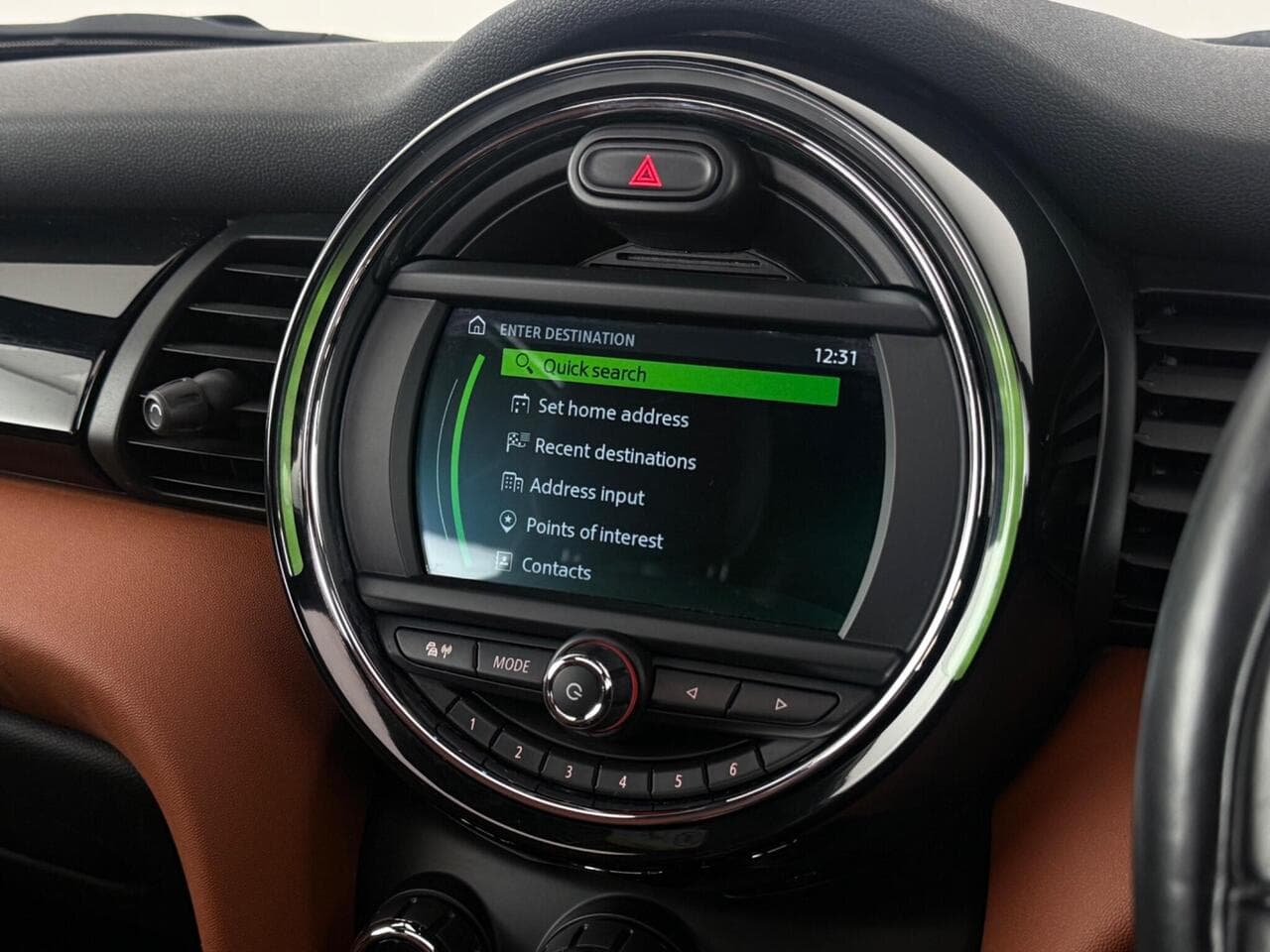 MINI Hatch thumbnail Infotainment System