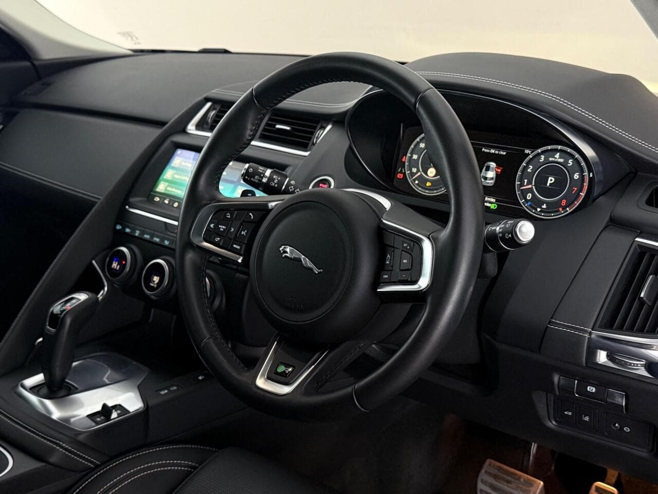 Jaguar E-PACE thumbnail Steering Wheel