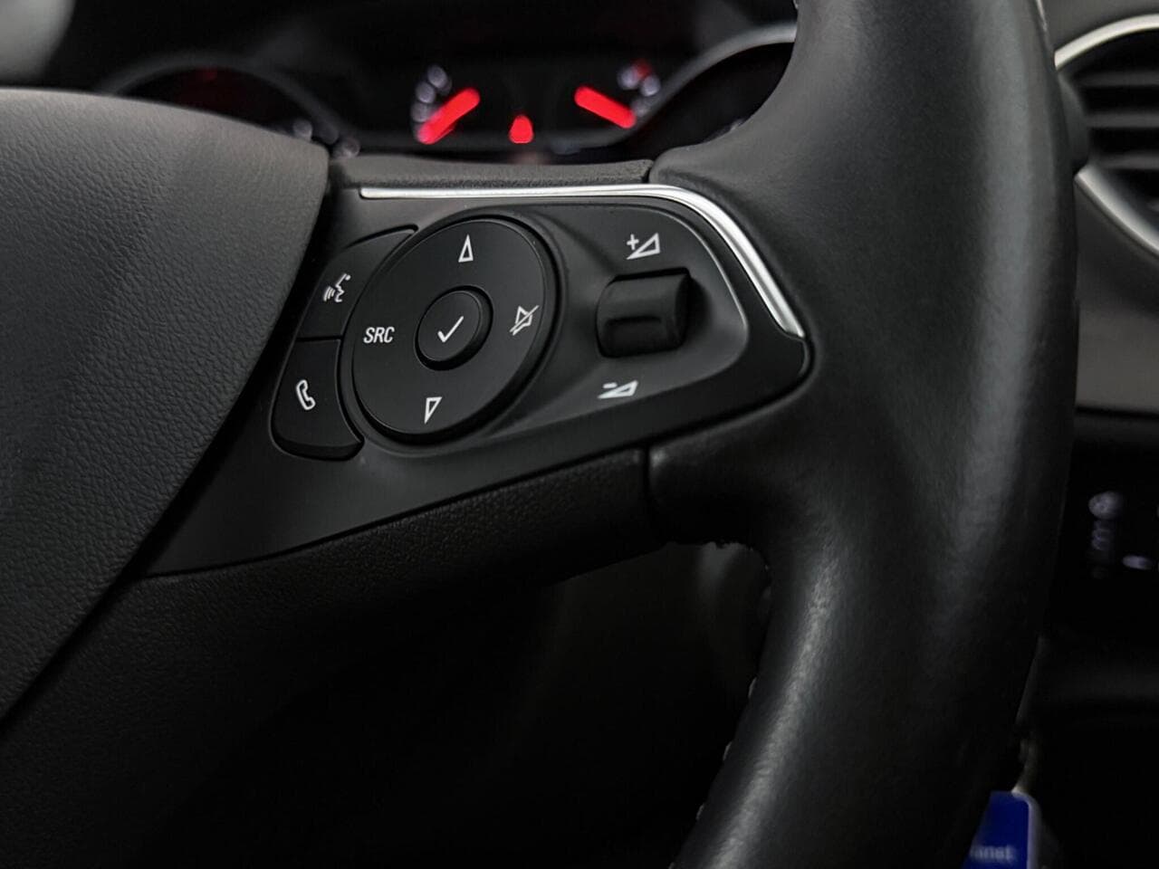 Vauxhall Grandland X thumbnail Misc Controls