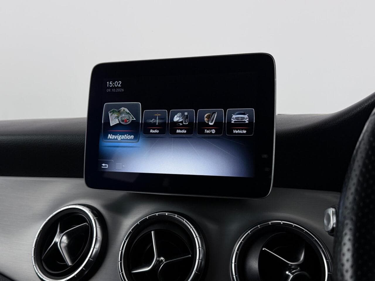 Mercedes-Benz CLA thumbnail Infotainment System