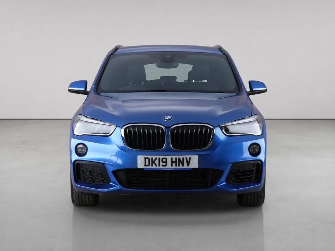 BMW X1 thumbnail Front