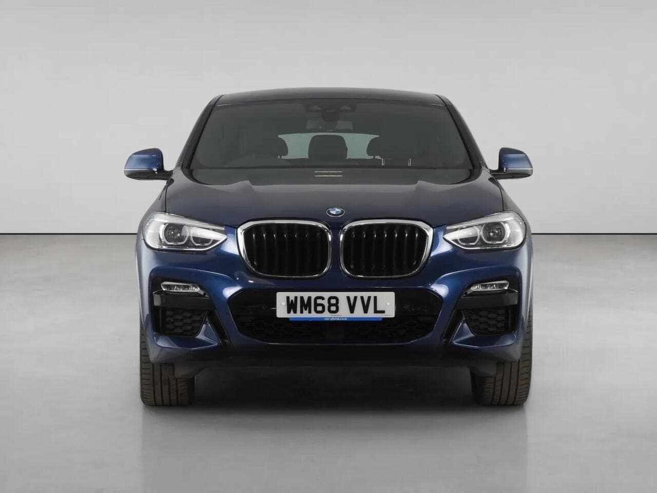 BMW X4 thumbnail Front