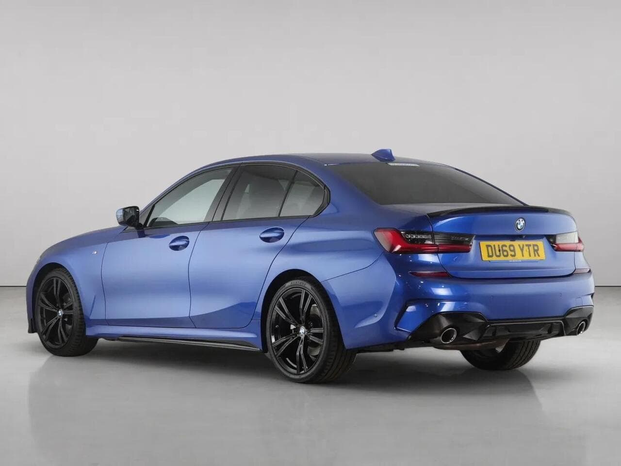 BMW 3 Series thumbnail Rear Left