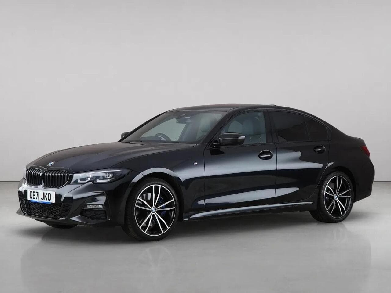 BMW 3 Series thumbnail Front Left