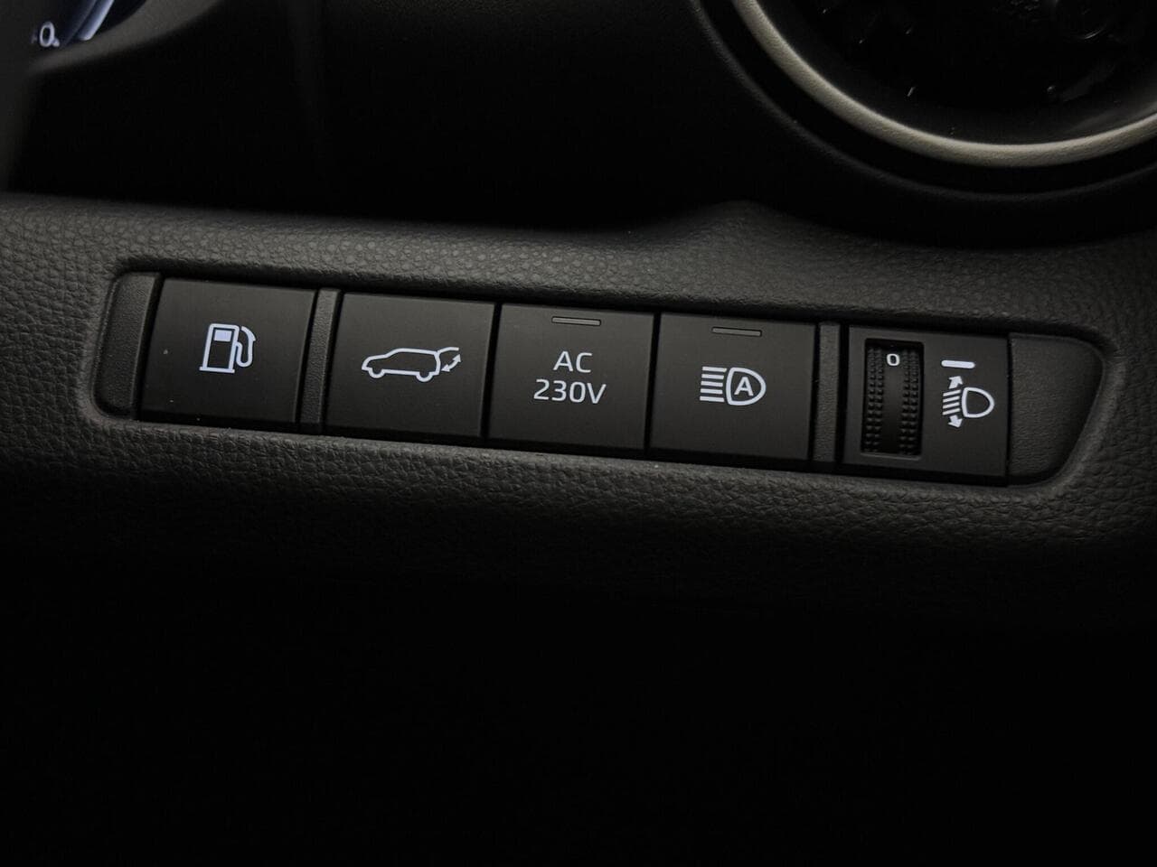 Toyota C-HR thumbnail Misc Controls