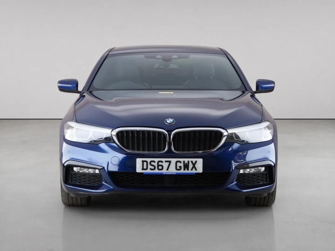BMW 5 Series thumbnail Front