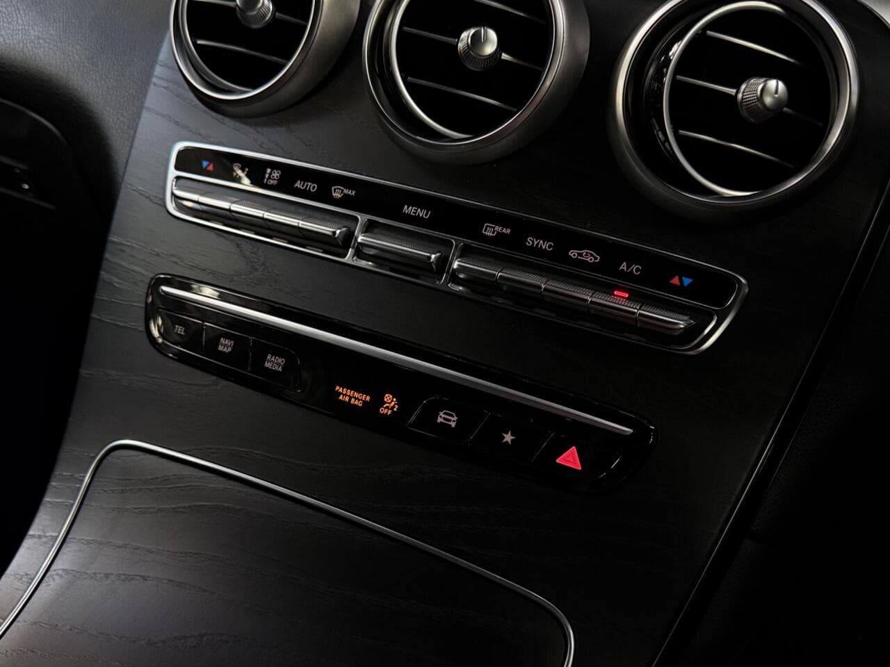 Mercedes-Benz GLC thumbnail Misc Controls