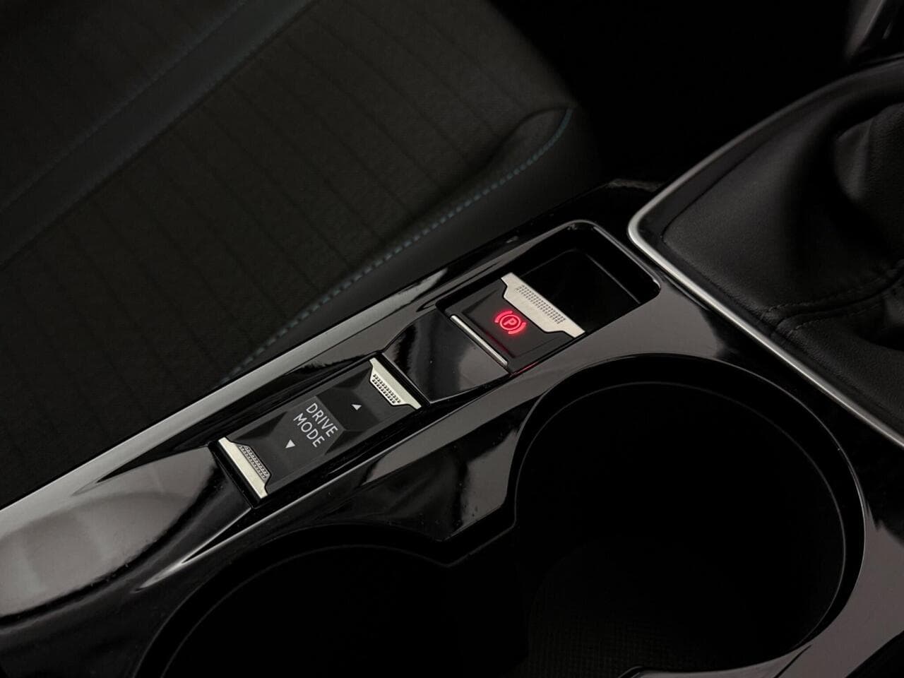 Peugeot 2008 thumbnail Misc Controls