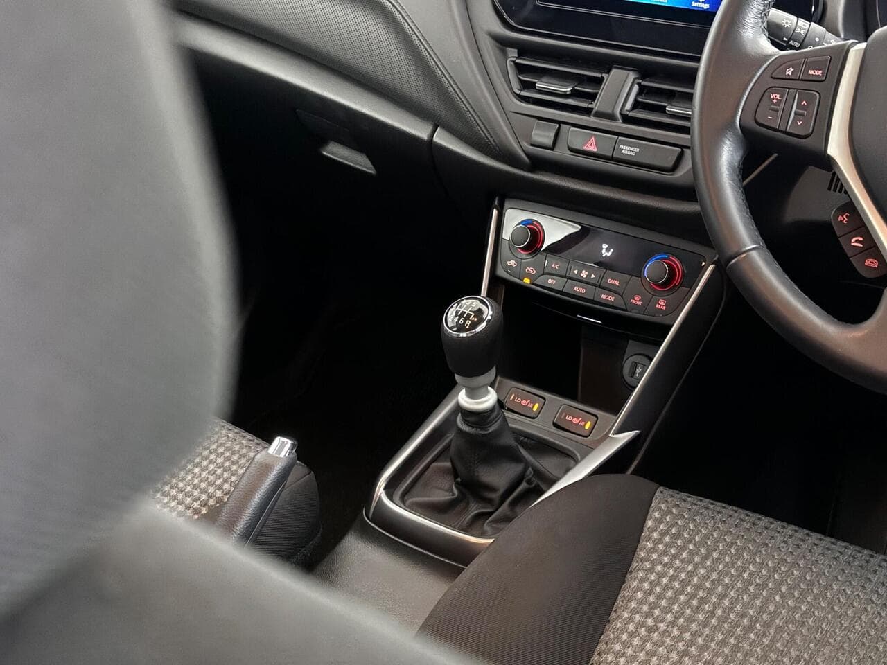 Suzuki S-Cross thumbnail Interior Front