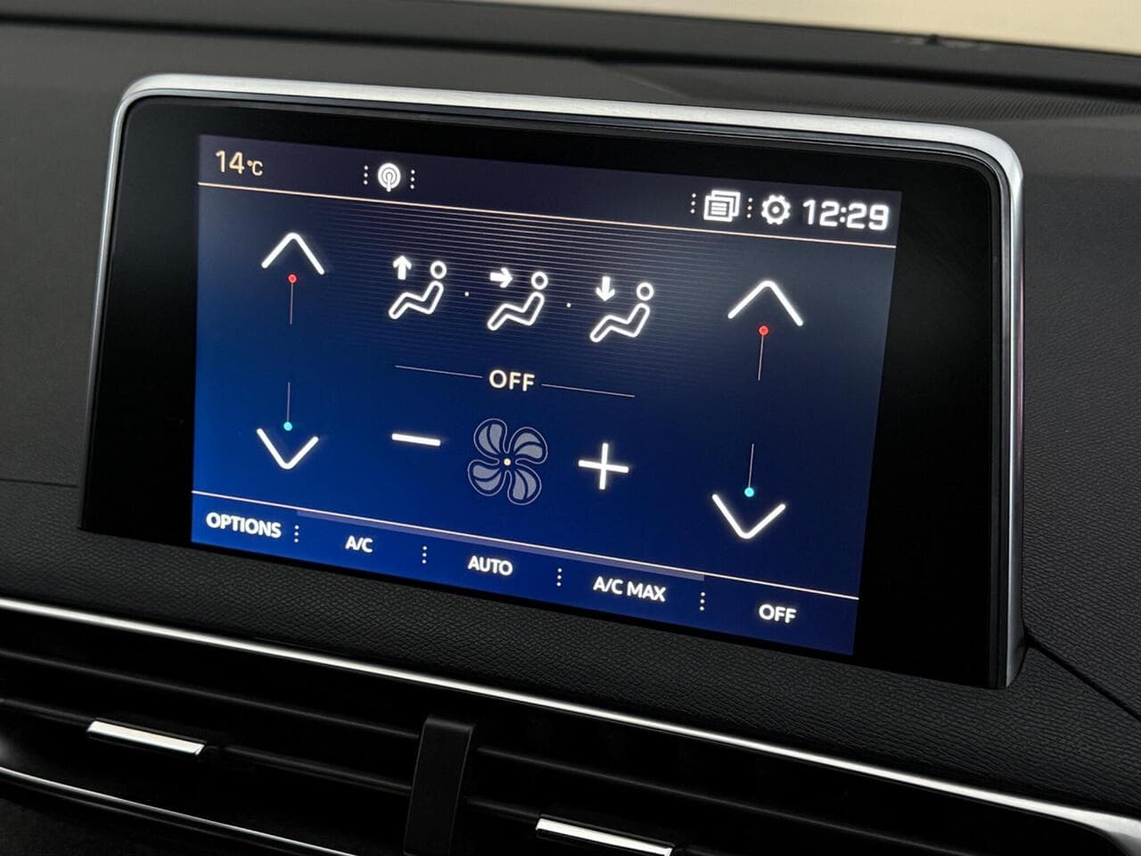 Peugeot 5008 thumbnail Infotainment System