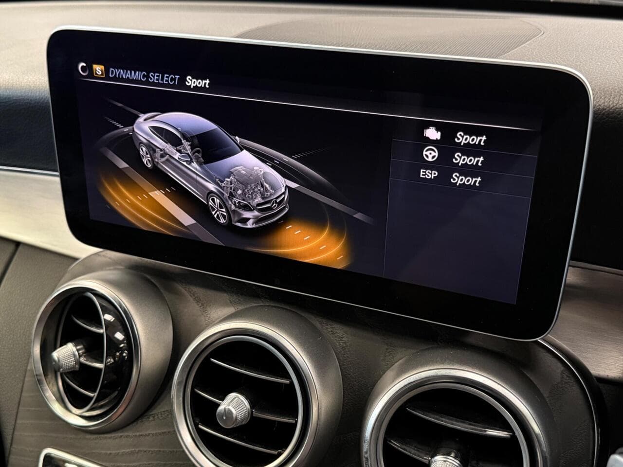 Mercedes-Benz C Class thumbnail Infotainment System