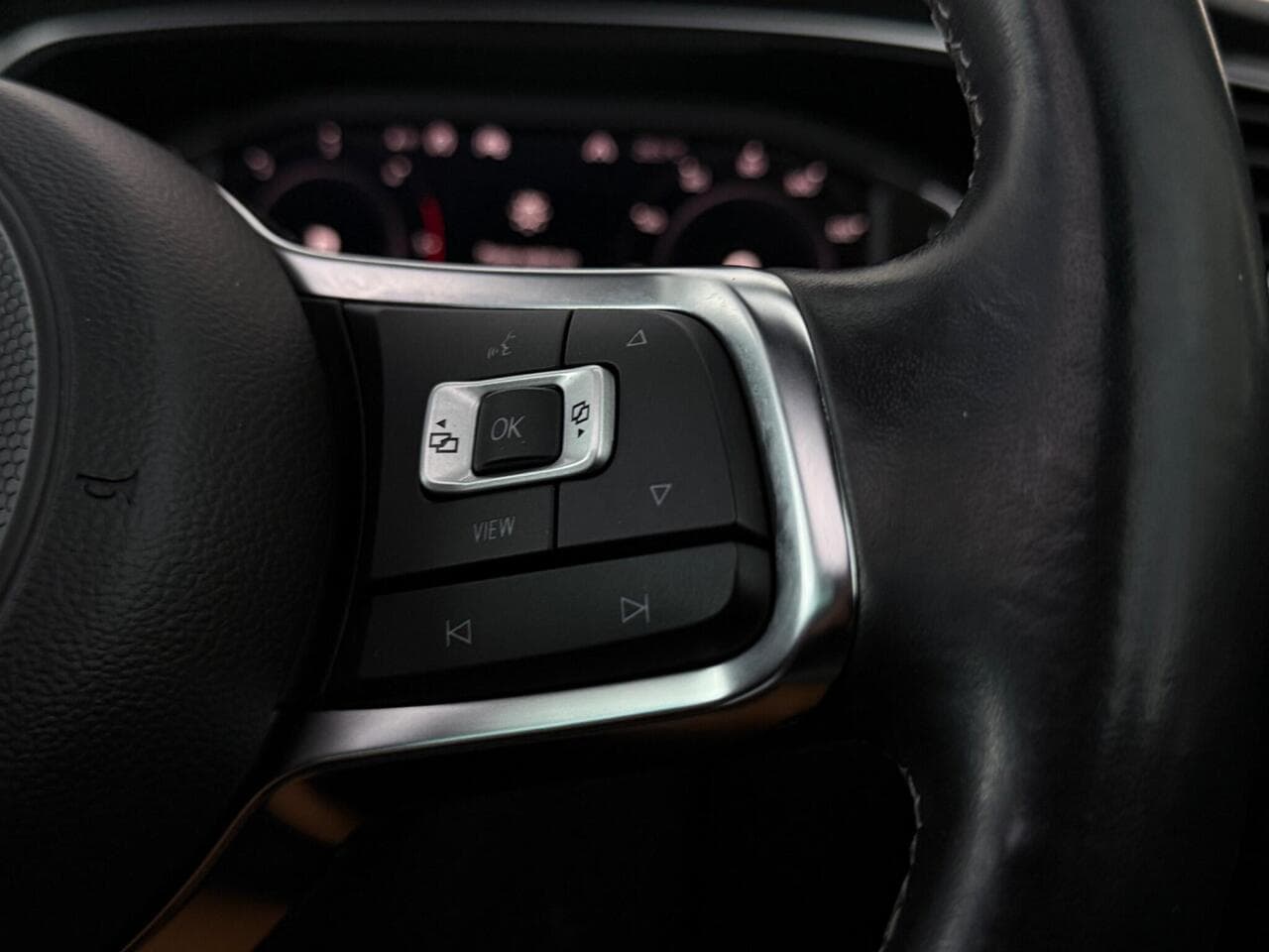 Volkswagen Tiguan thumbnail Misc Controls