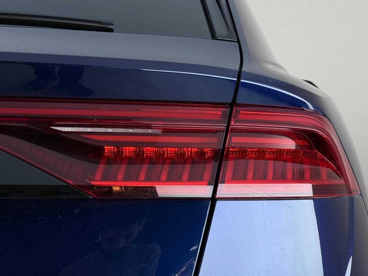 Audi Q8 thumbnail Lights Rear