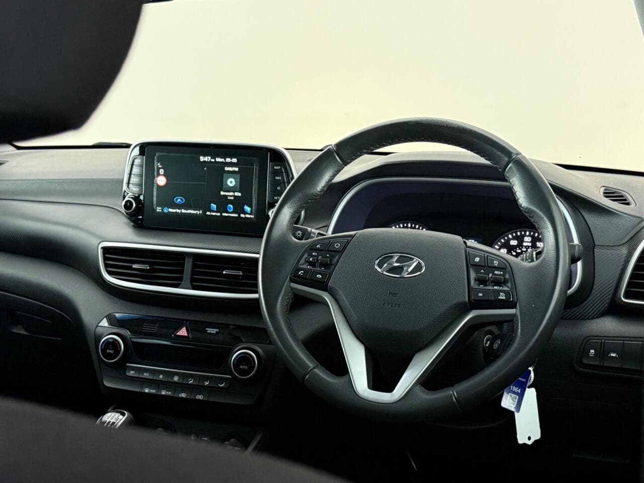 Hyundai TUCSON thumbnail Interior Front