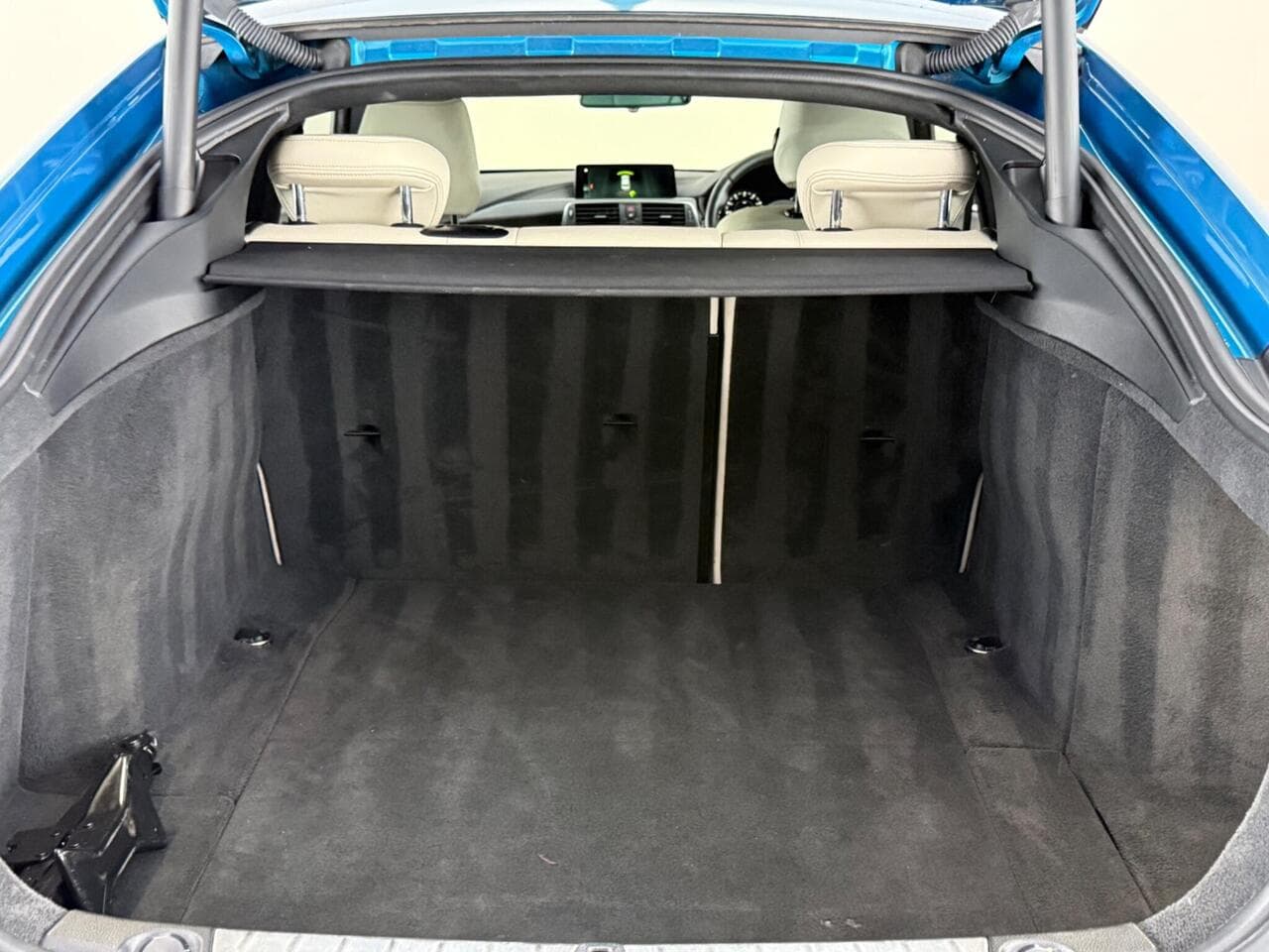 BMW 4 Series Gran Coupe thumbnail Boot