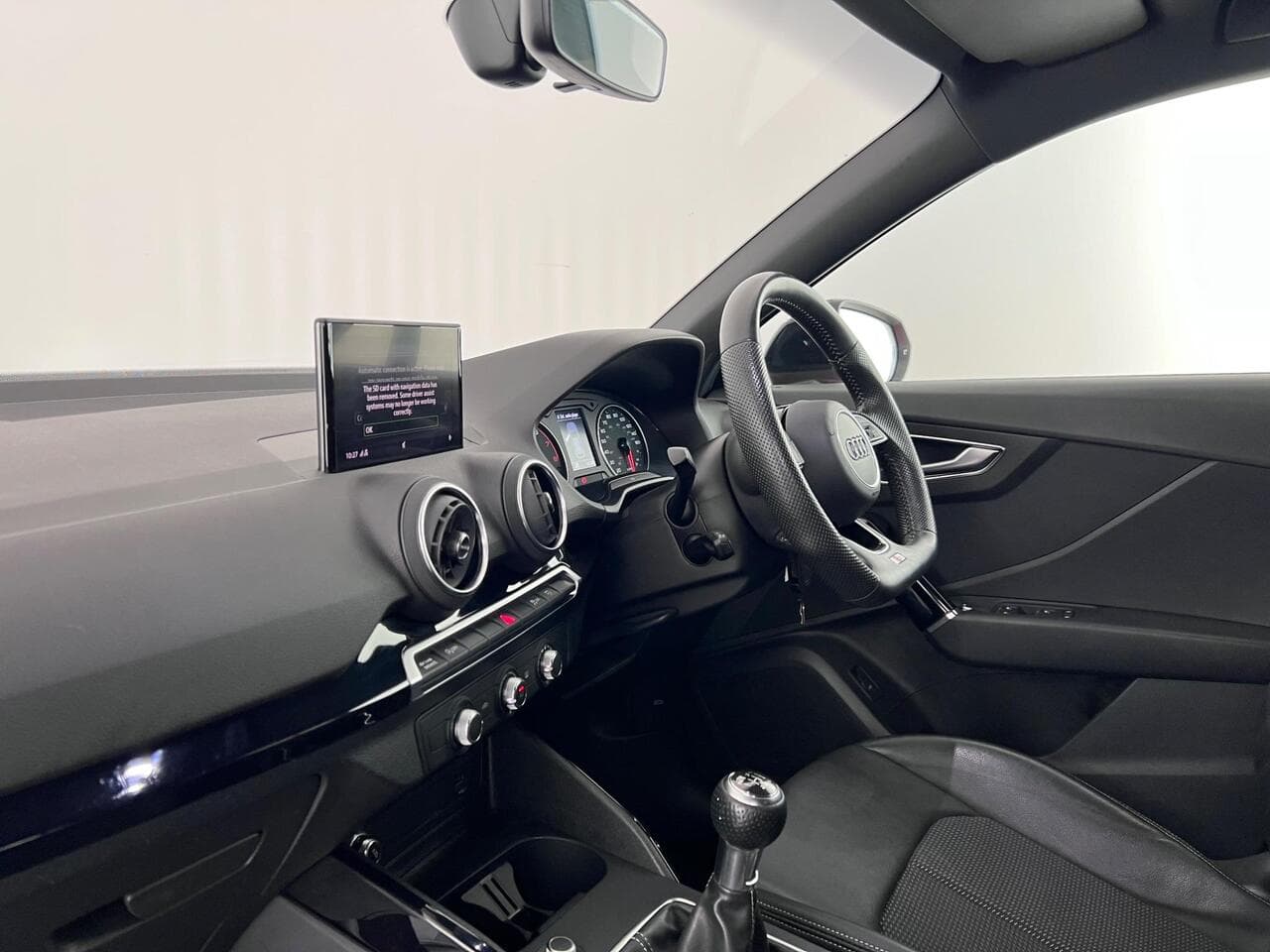 Audi Q2 thumbnail Interior Front