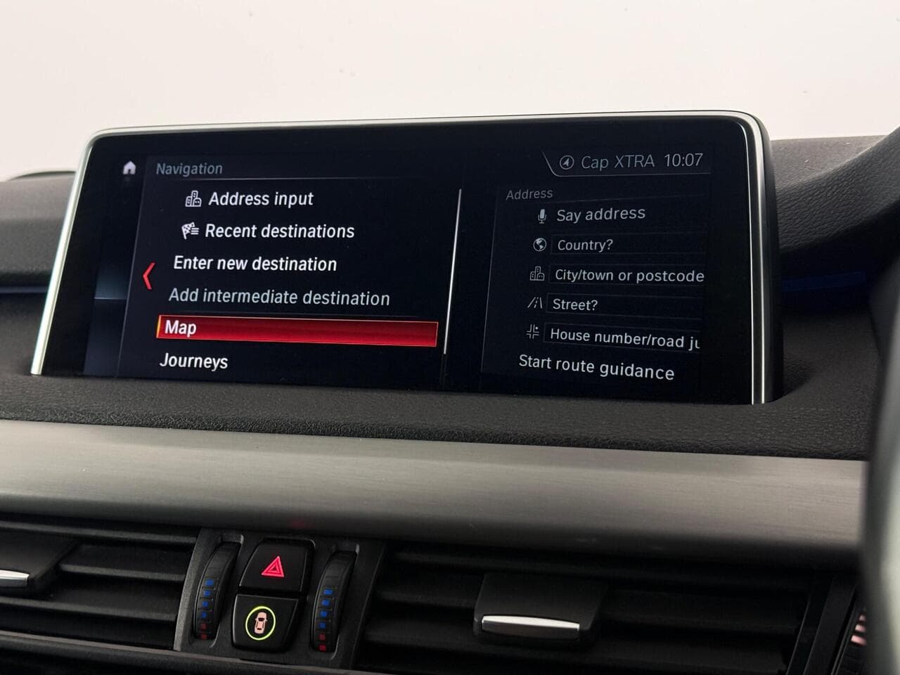 BMW X5 thumbnail Infotainment System