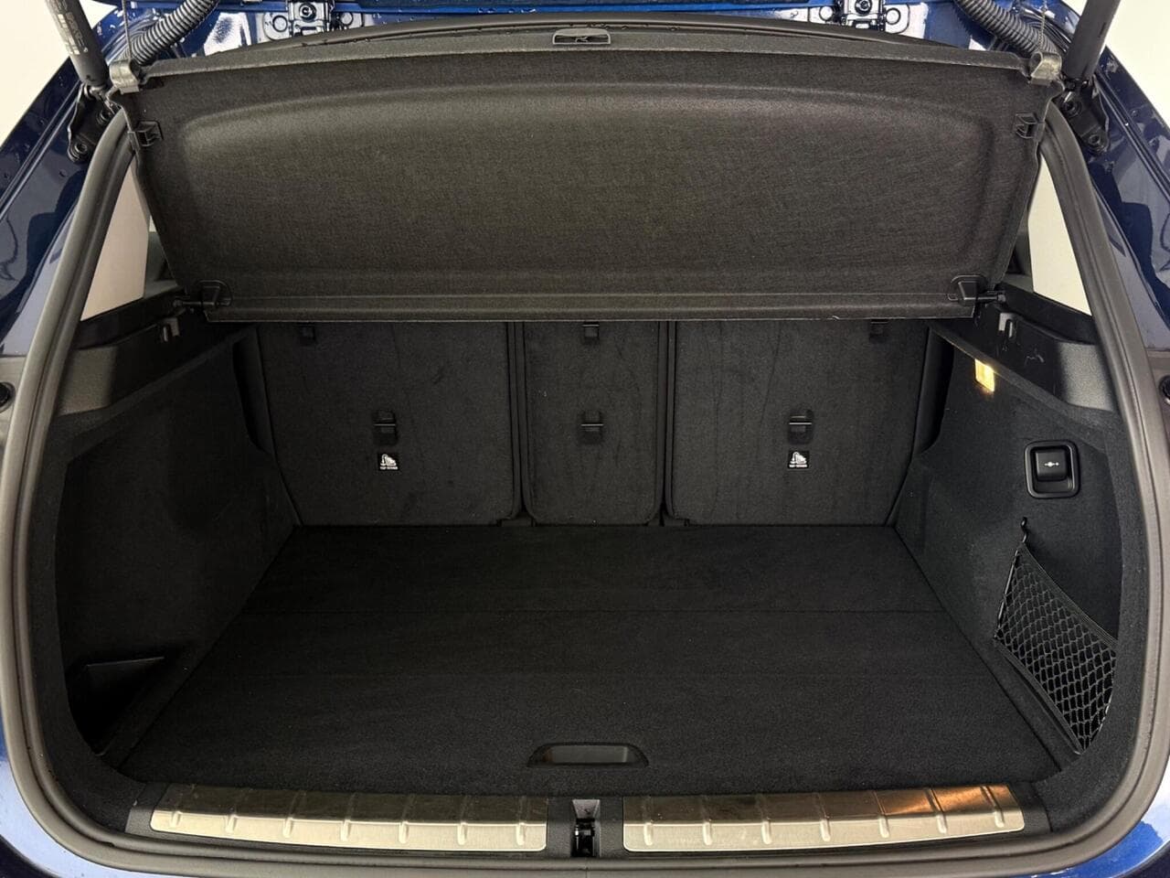 BMW X1 thumbnail Boot