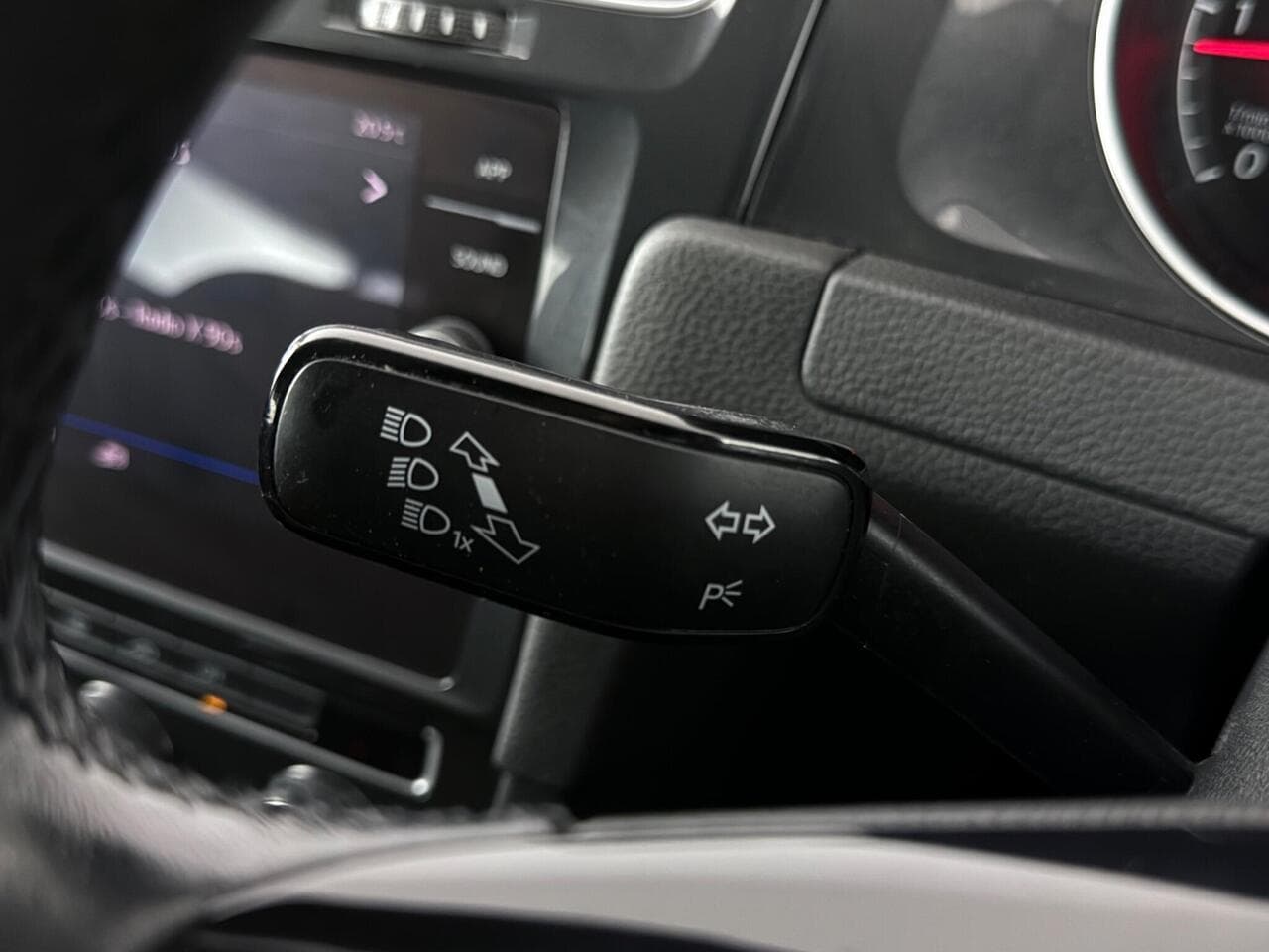 Volkswagen Golf thumbnail Misc Controls