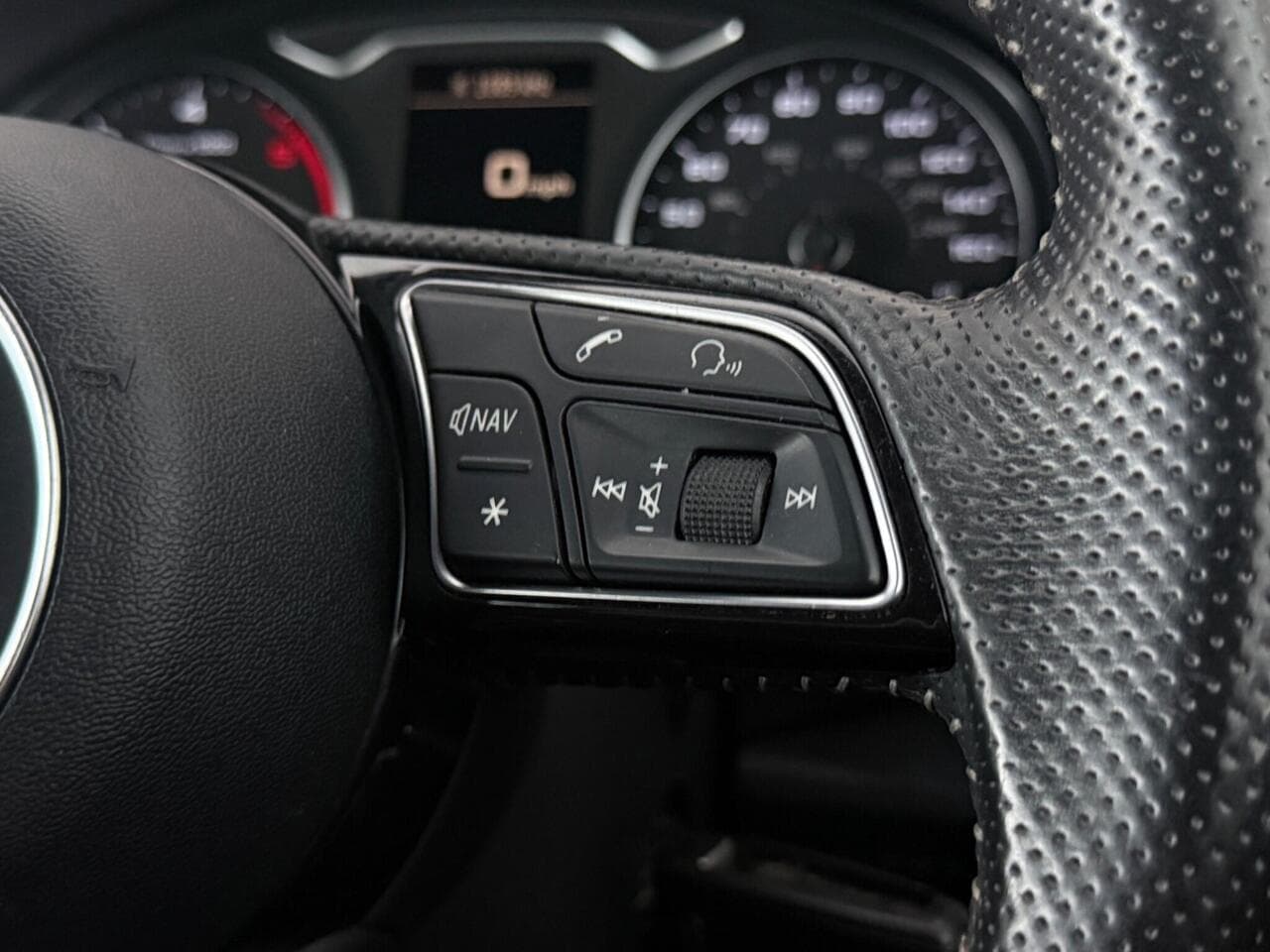 Audi A3 Cabriolet thumbnail Misc Controls