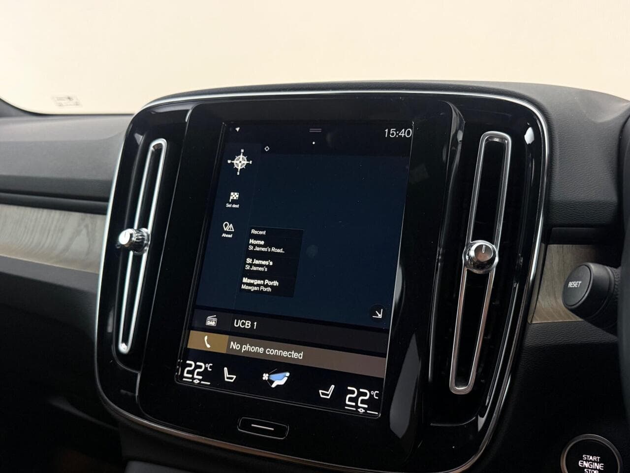Volvo XC40 thumbnail Infotainment System