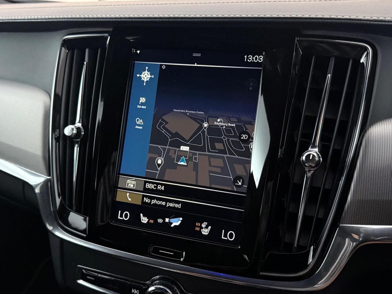 Volvo S90 thumbnail Infotainment System