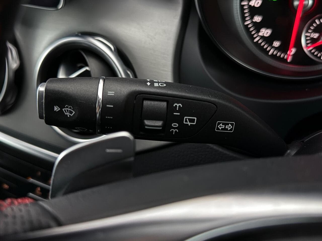Mercedes-Benz GLA thumbnail Misc Controls