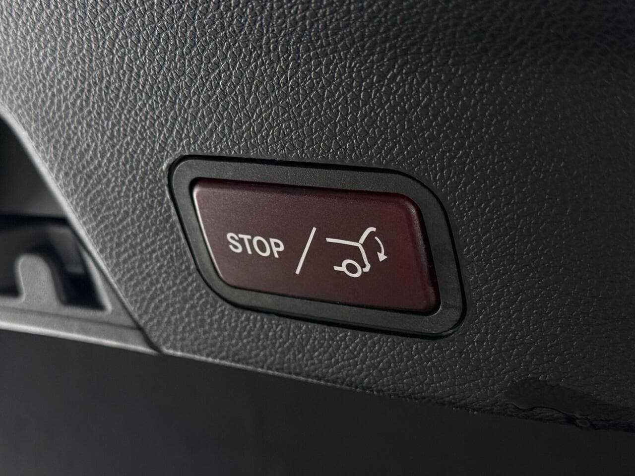 Mercedes-Benz GLE thumbnail Misc Controls