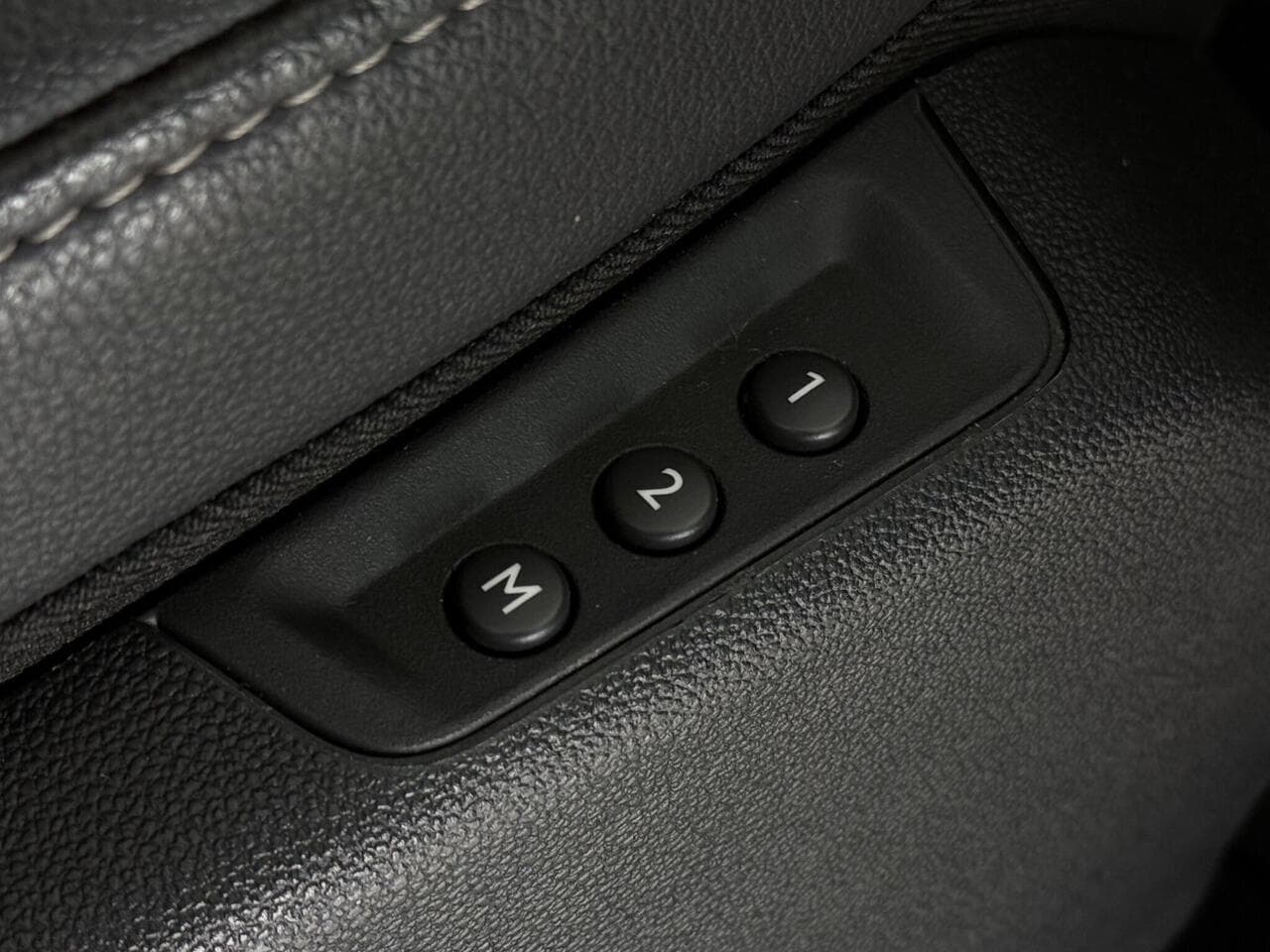 Vauxhall Grandland X thumbnail Misc Controls